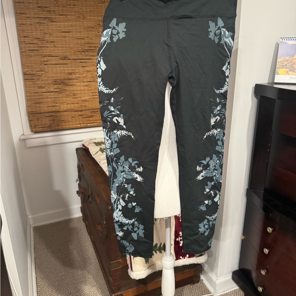 Athleta Black Floral Leggings